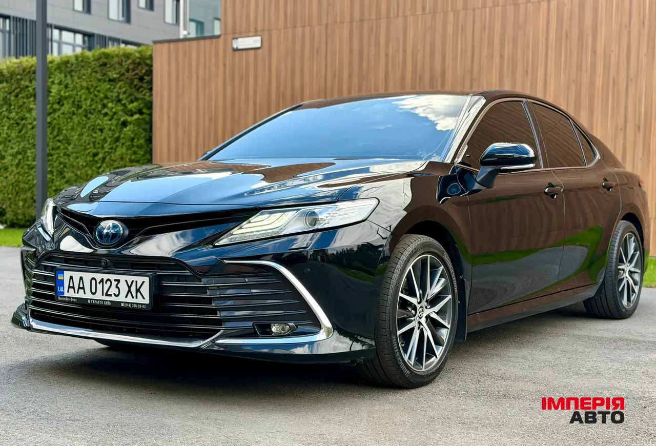 Toyota Camry - фото 4