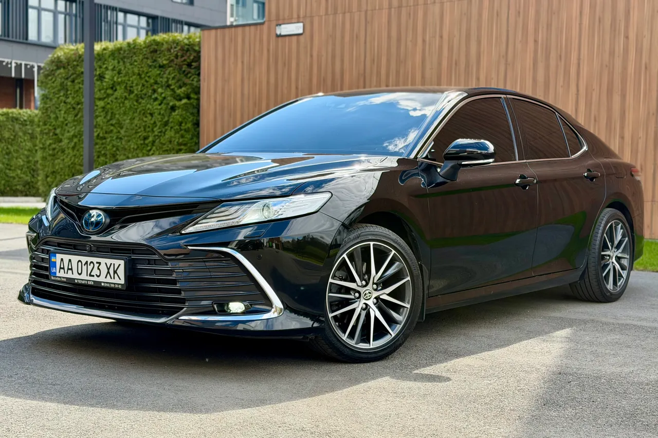 Toyota Camry - фото 5