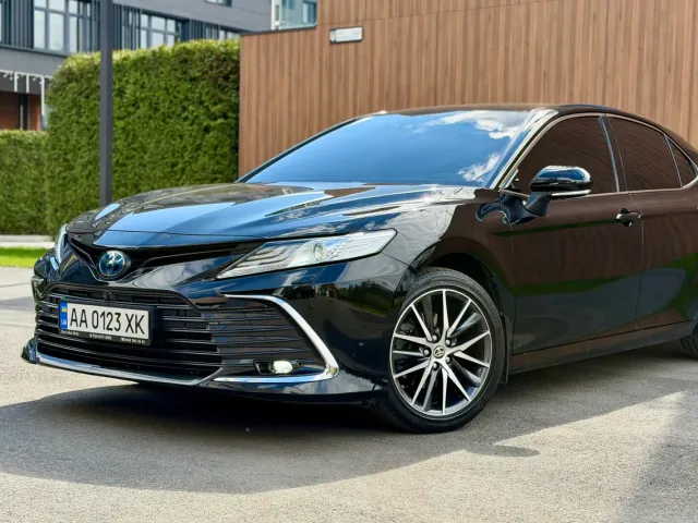 Toyota Camry - фото 5