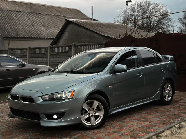 Mitsubishi Lancer - фото 2