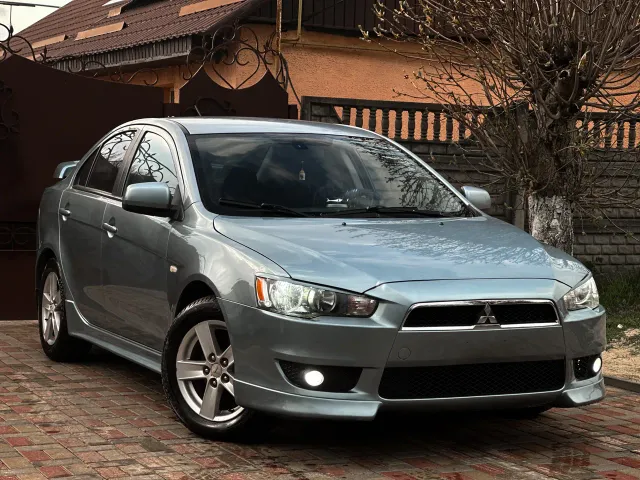 Mitsubishi Lancer - фото 4