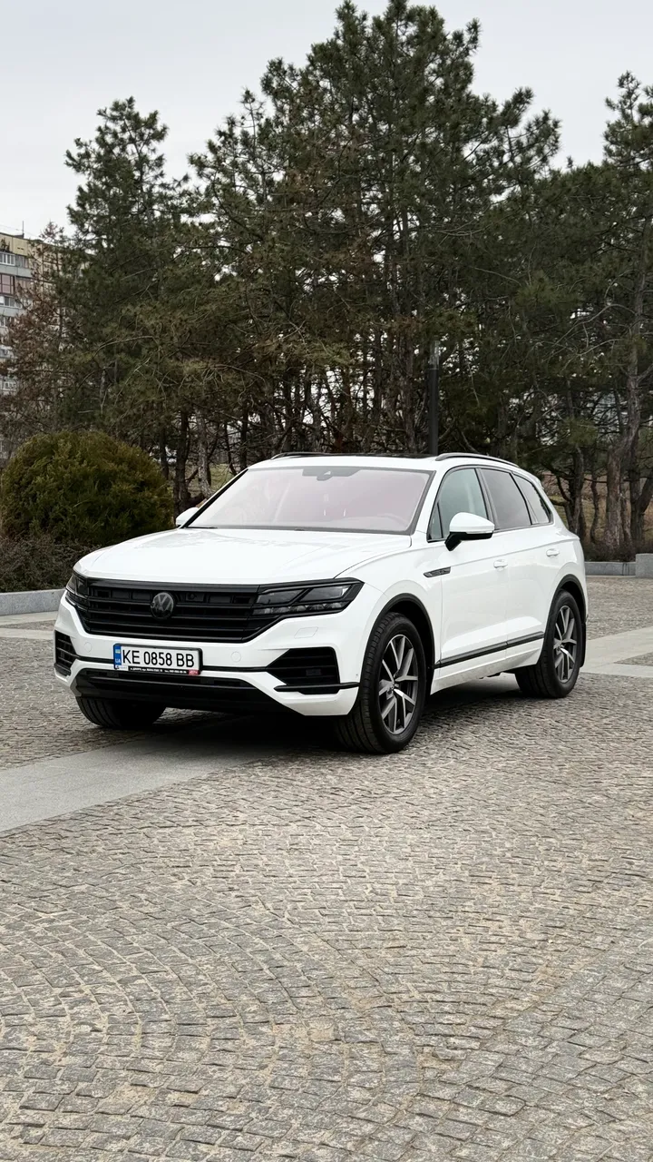 Volkswagen Touareg - фото 8