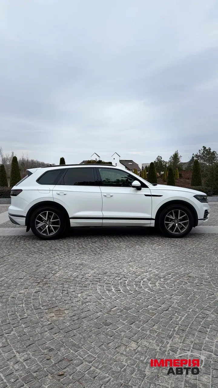 Volkswagen Touareg - фото 2