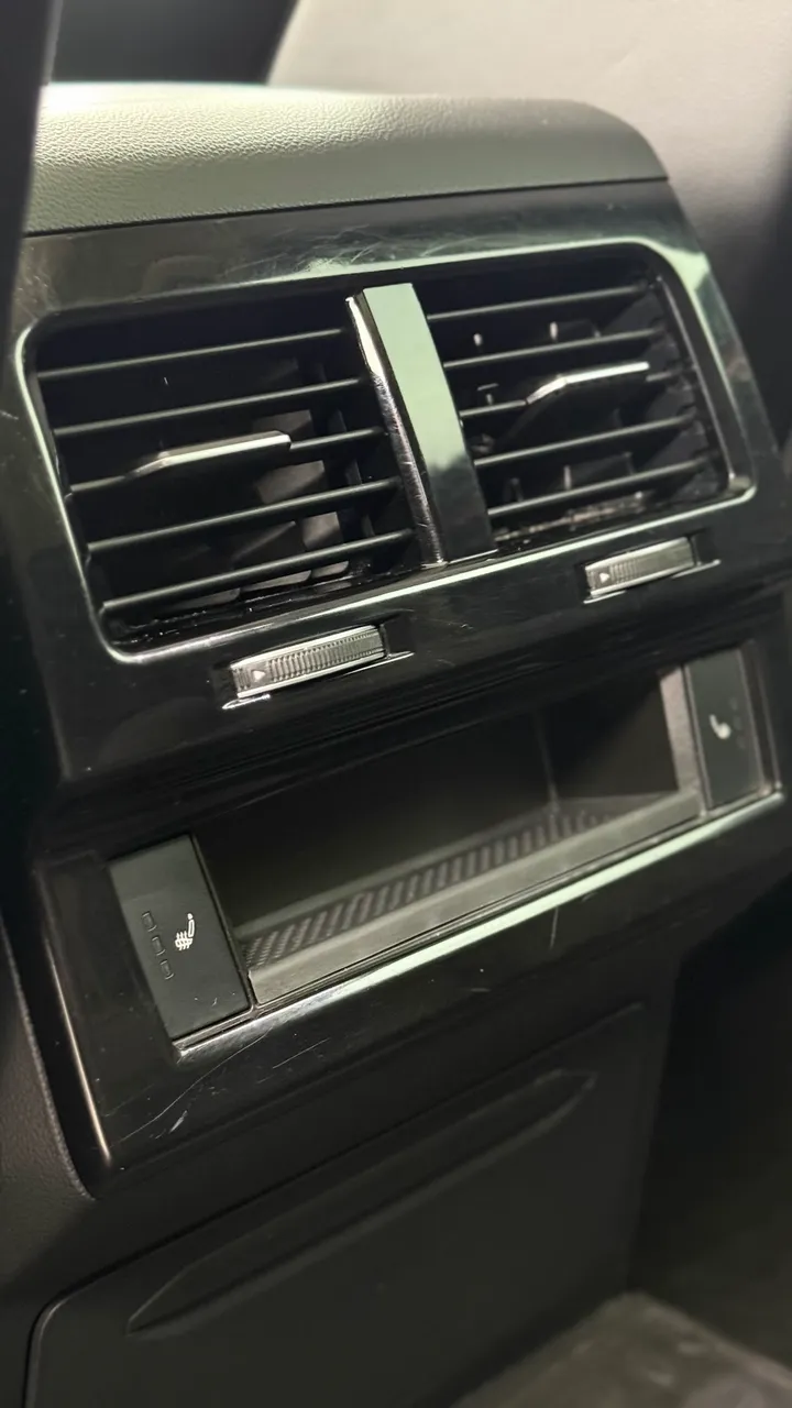 Volkswagen Touareg - фото 14