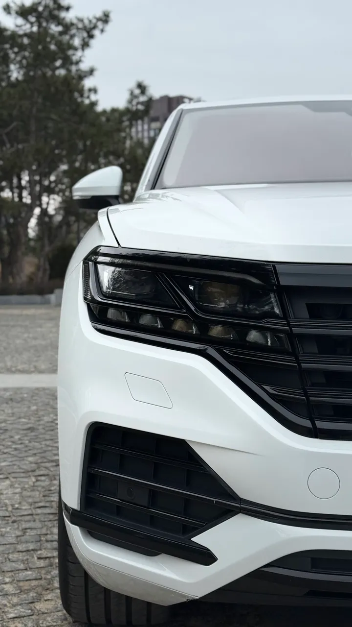 Volkswagen Touareg - фото 7