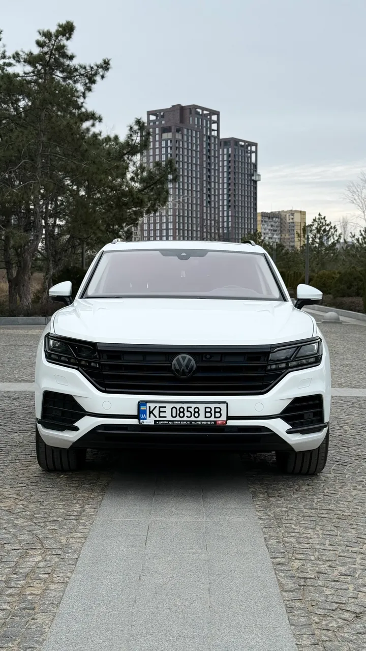 Volkswagen Touareg - фото 9