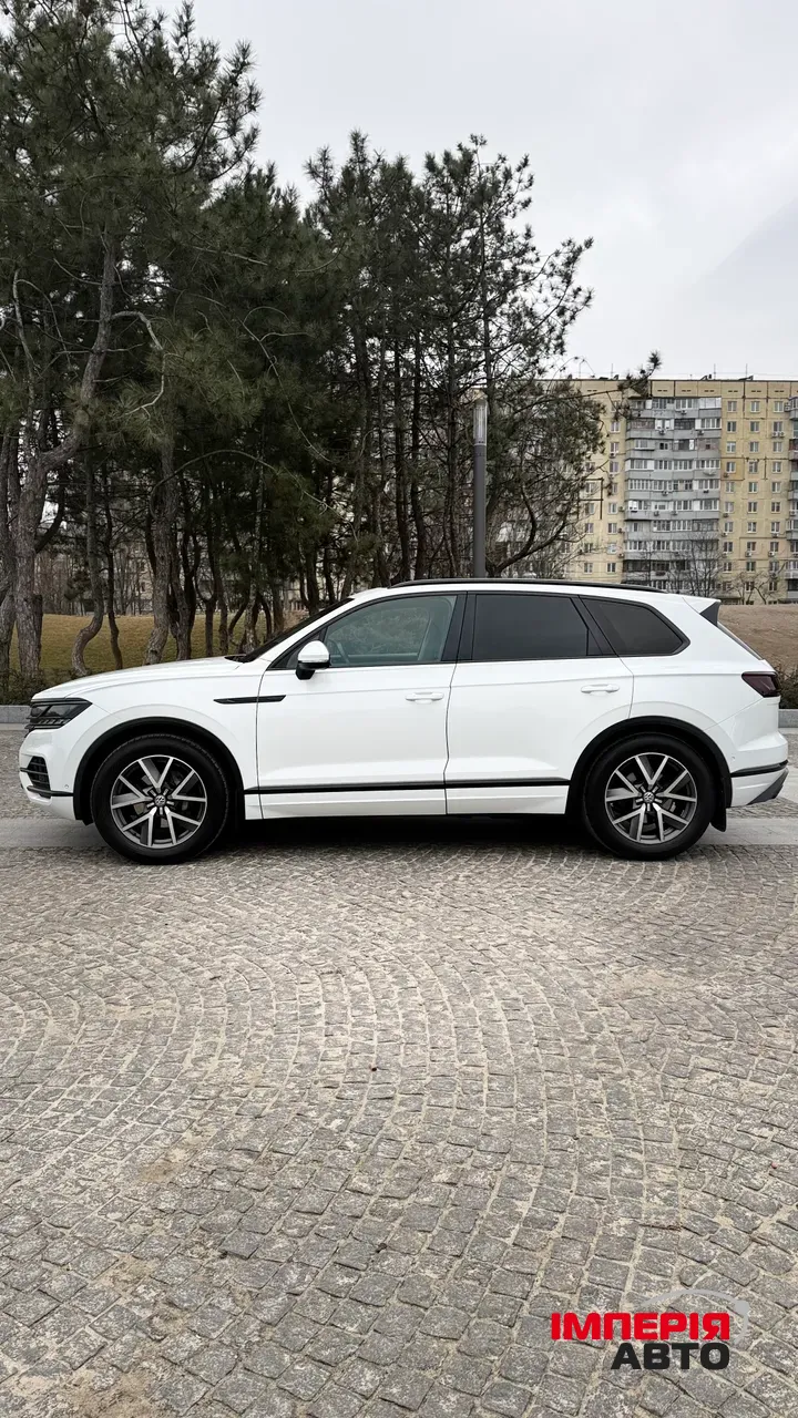 Volkswagen Touareg - фото 10