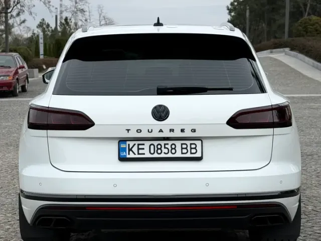 Volkswagen Touareg - фото 4