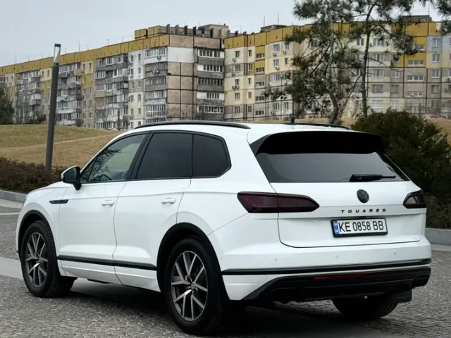 Volkswagen Touareg - фото 5