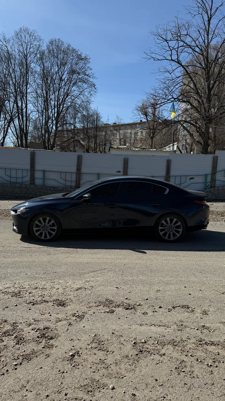 Mazda 3 - фото 3