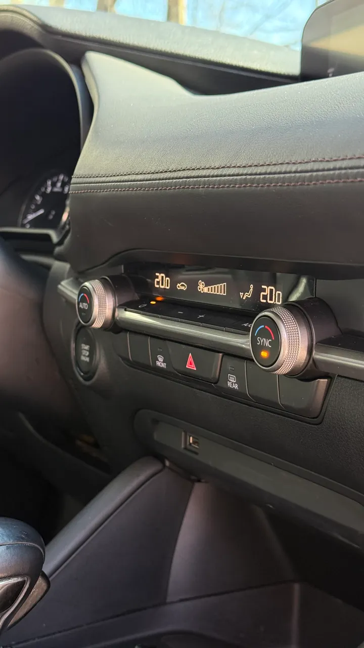 Mazda 3 - фото 19