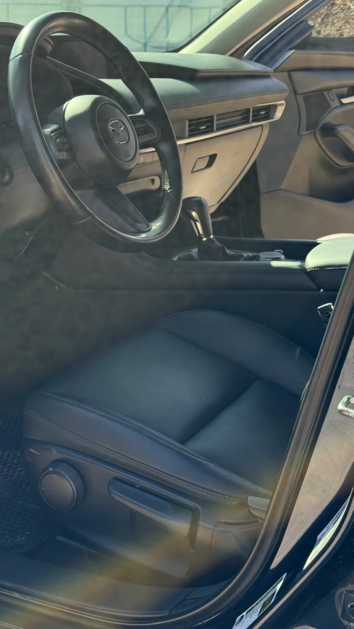 Mazda 3 - фото 10