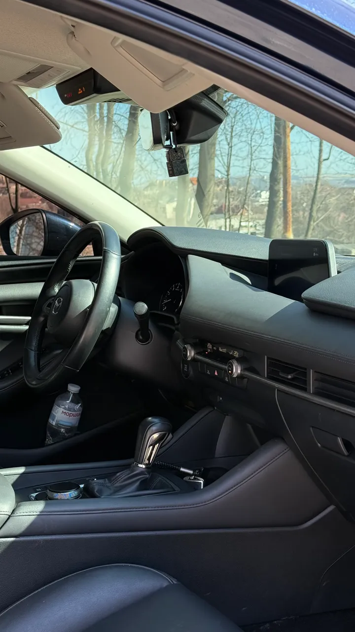 Mazda 3 - фото 17