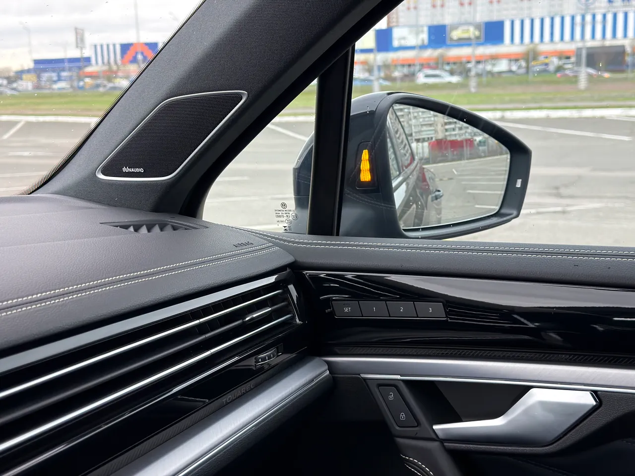 Volkswagen Touareg - фото 22