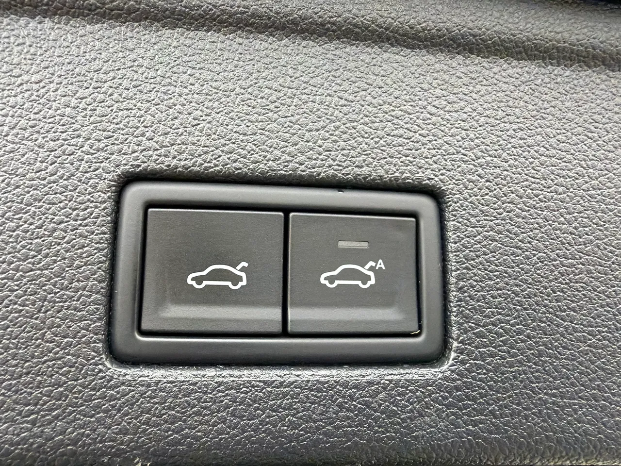 Volkswagen Touareg - фото 26