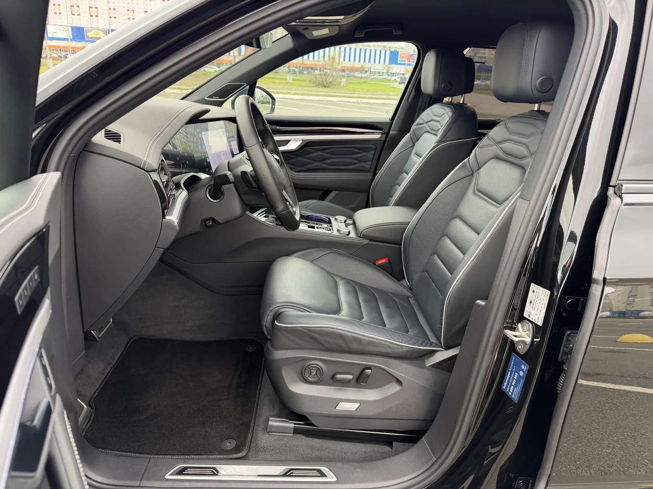 Volkswagen Touareg - фото 15