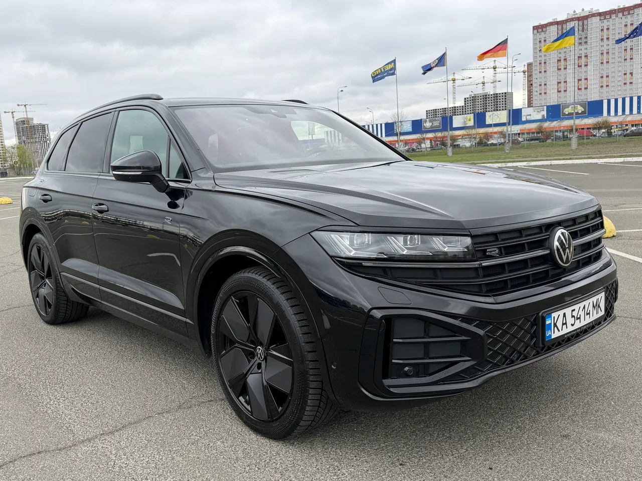 Volkswagen Touareg - фото 6