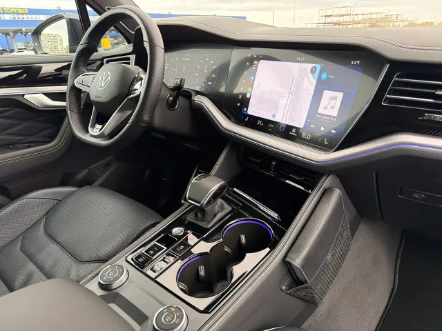 Volkswagen Touareg - фото 3