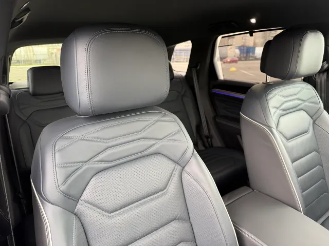 Volkswagen Touareg - фото 4