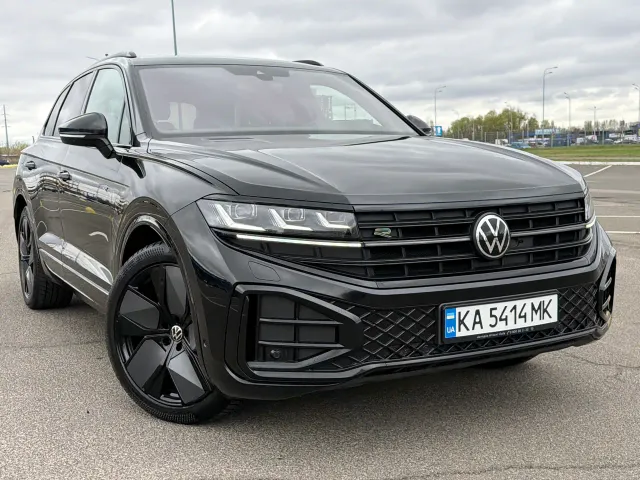 Volkswagen Touareg - фото 1