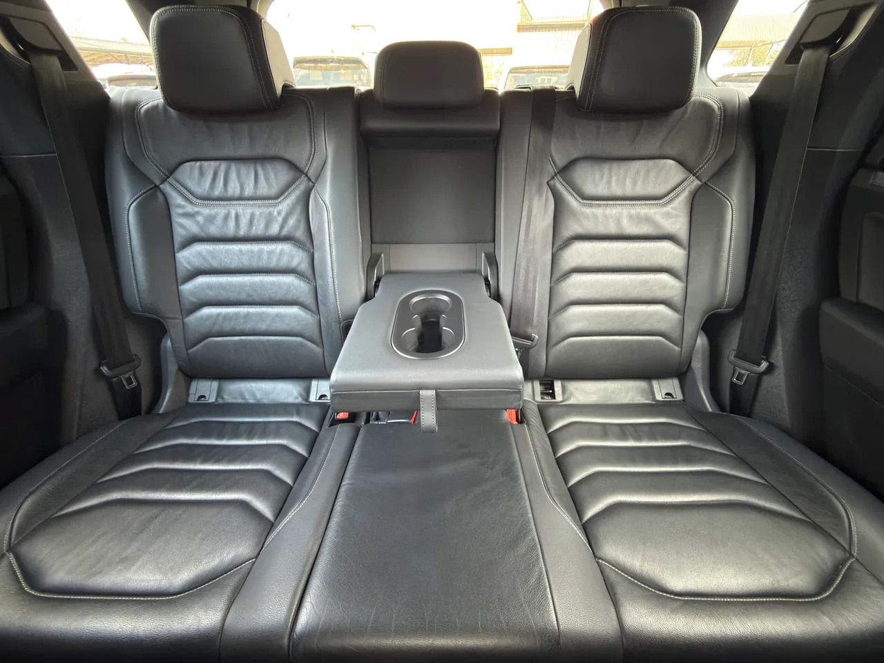 Volkswagen Touareg - фото 16