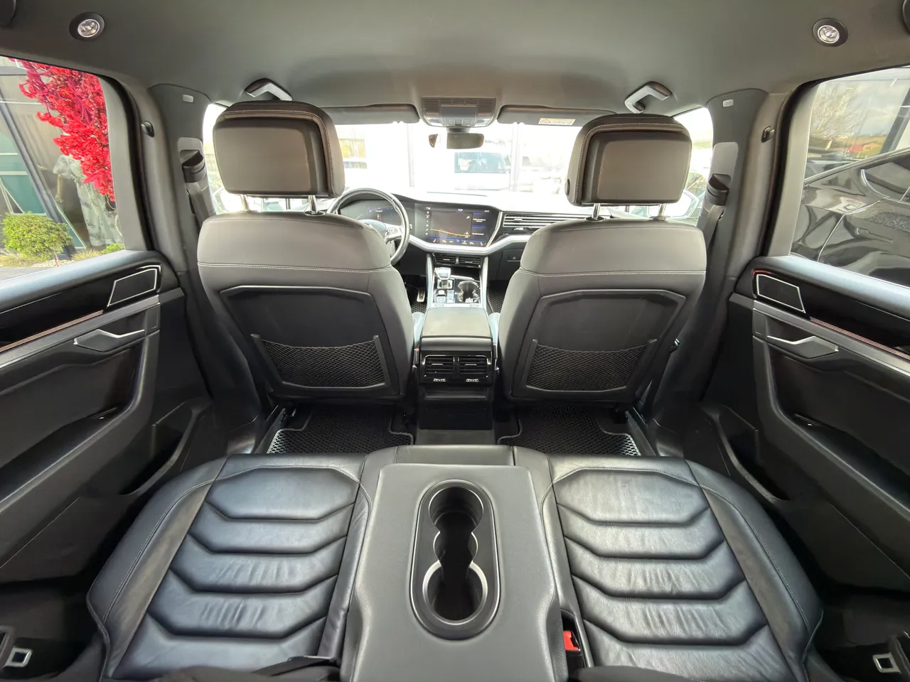Volkswagen Touareg - фото 17