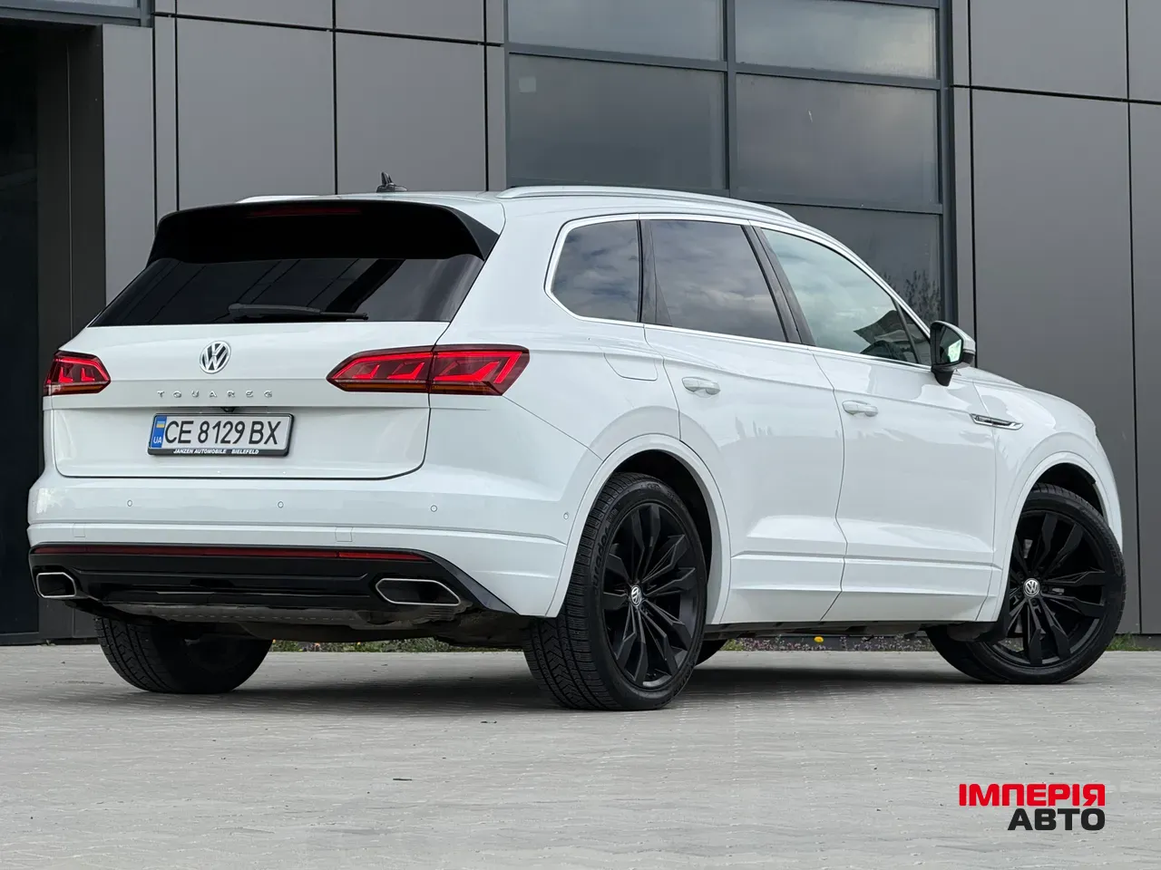 Volkswagen Touareg - фото 4
