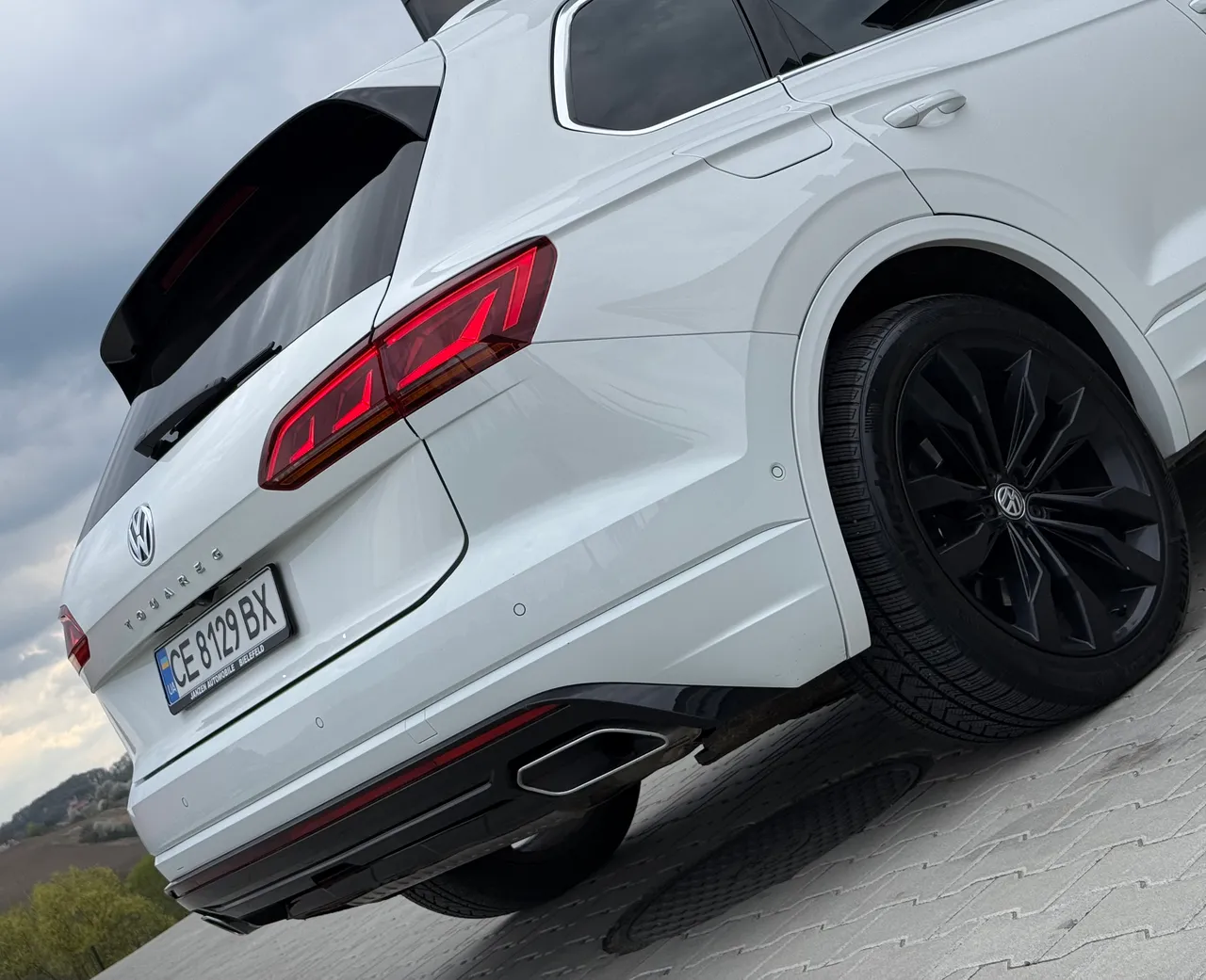 Volkswagen Touareg - фото 10