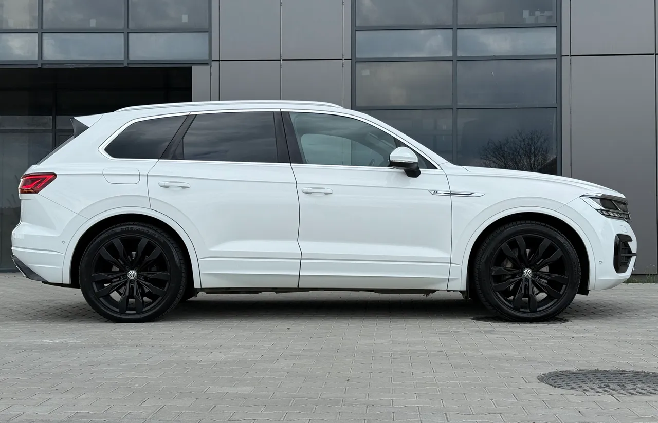 Volkswagen Touareg - фото 5