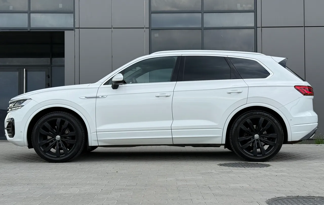 Volkswagen Touareg - фото 6