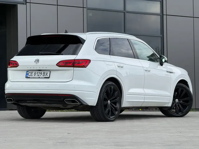 Volkswagen Touareg - фото 4