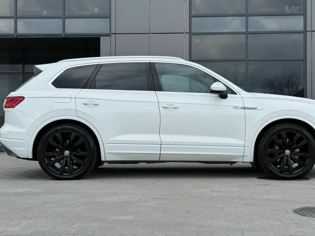 Volkswagen Touareg - фото 5