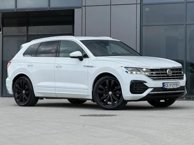 Volkswagen Touareg - фото 1
