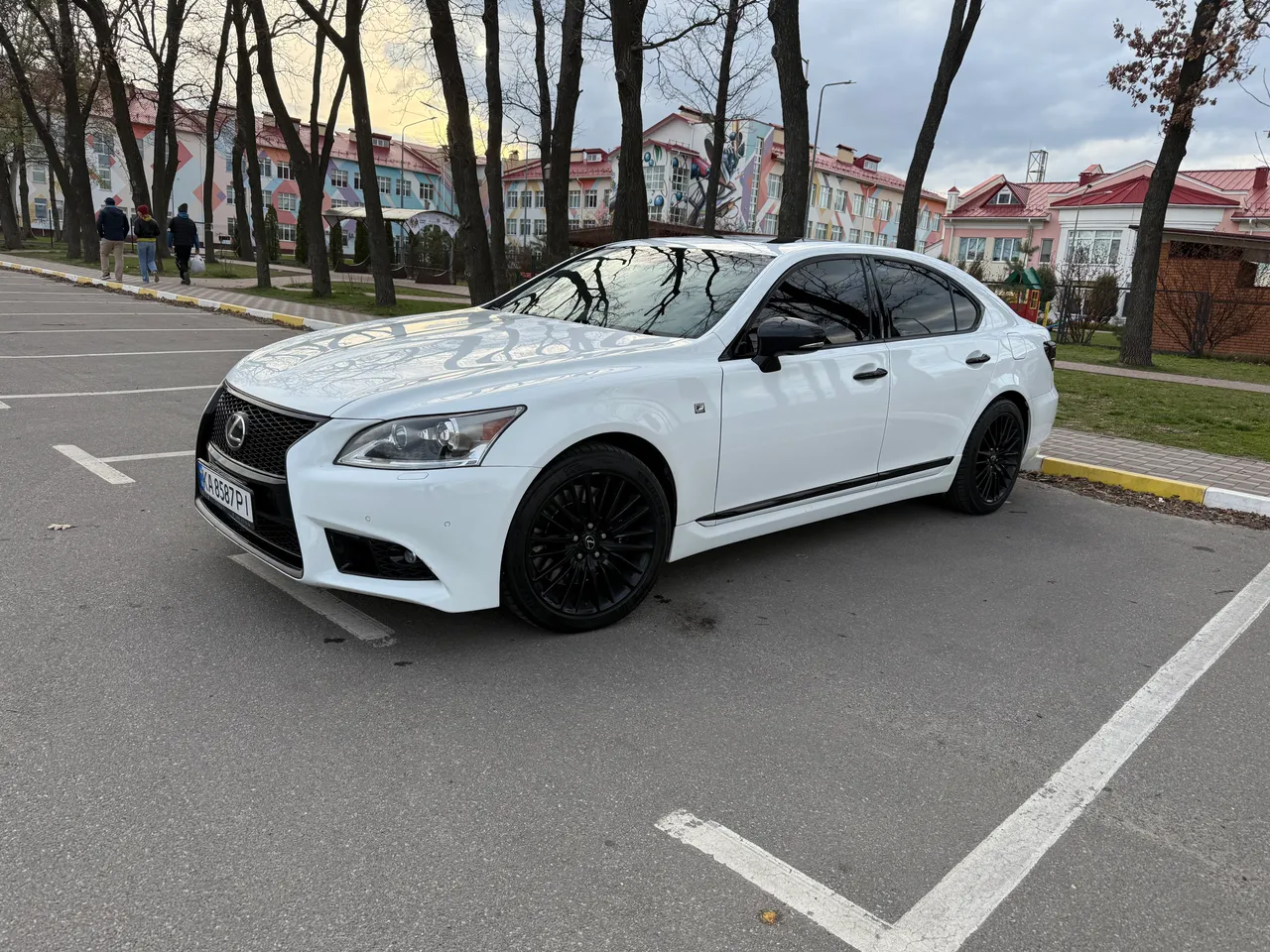 Lexus LS - фото 3