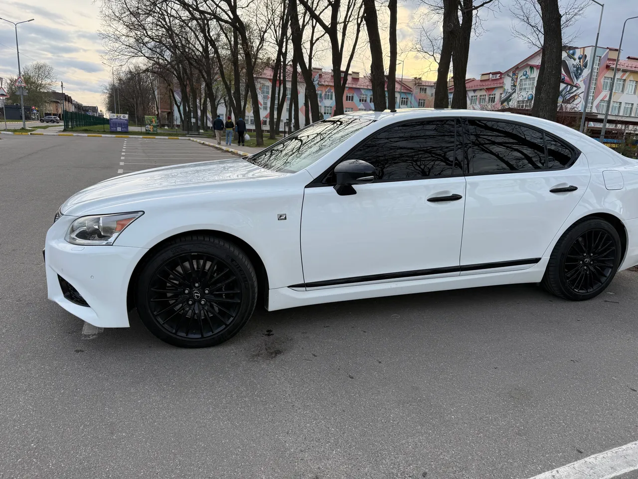 Lexus LS - фото 5
