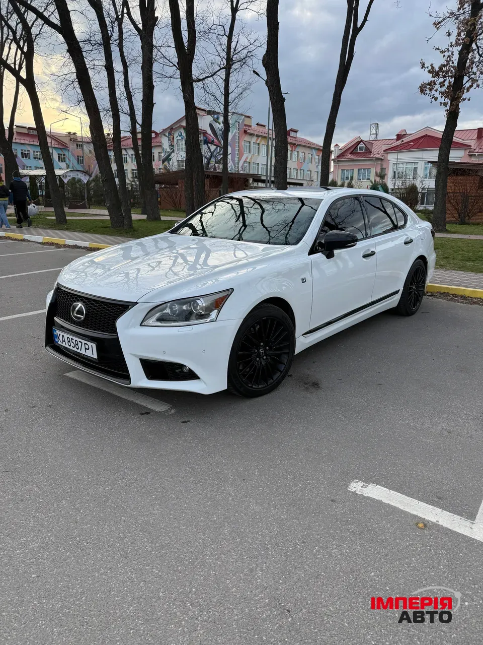 Lexus LS - фото 1