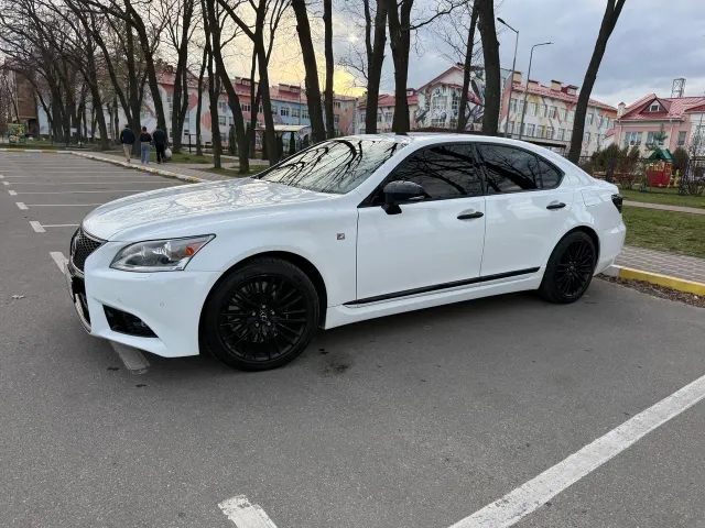 Lexus LS - фото 4