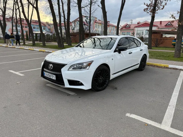 Lexus LS - фото 2