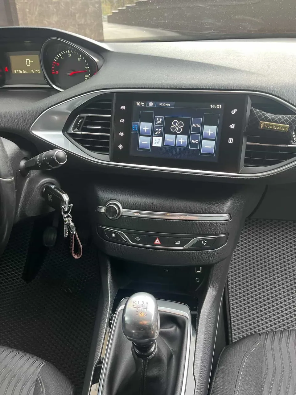 Peugeot 308 - фото 8