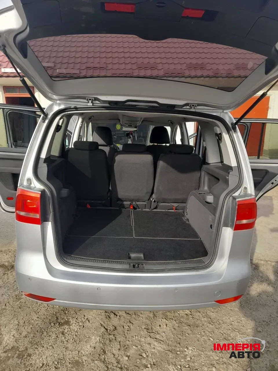 Volkswagen Touran - фото 9