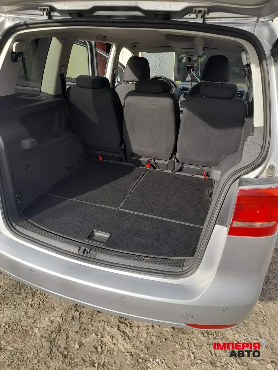 Volkswagen Touran - фото 8