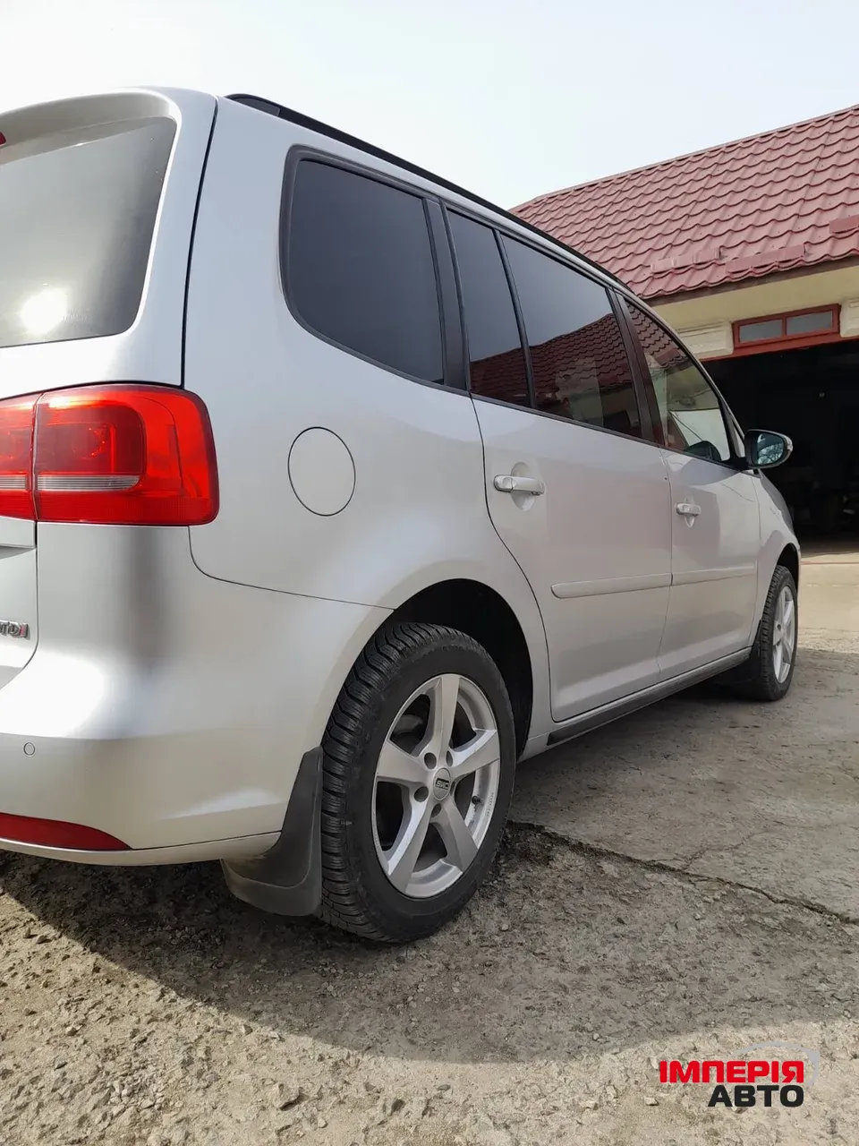 Volkswagen Touran - фото 5