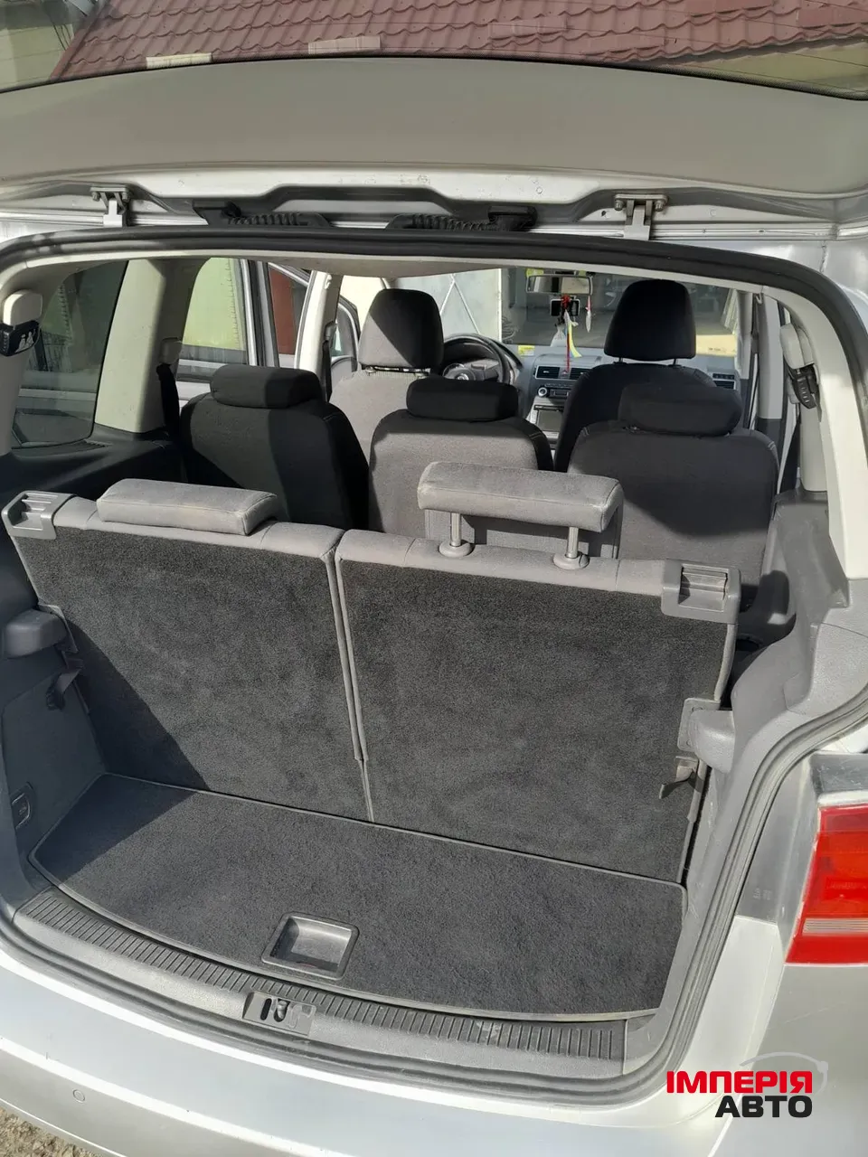 Volkswagen Touran - фото 7