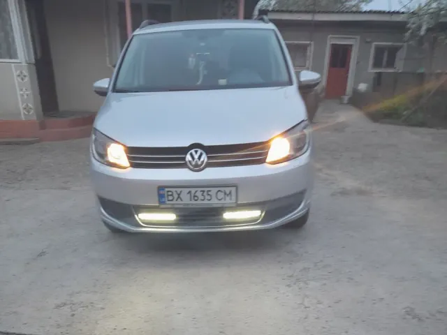 Volkswagen Touran - фото 3