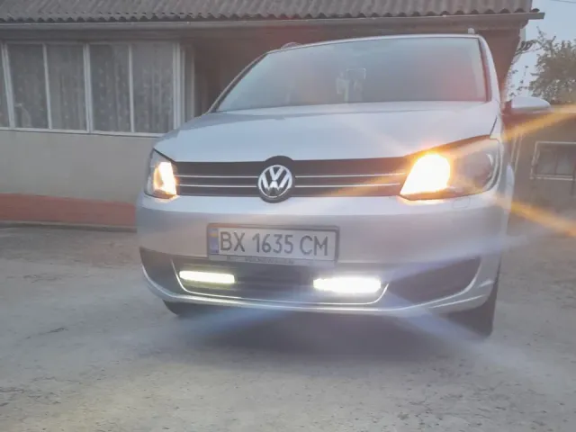 Volkswagen Touran - фото 4