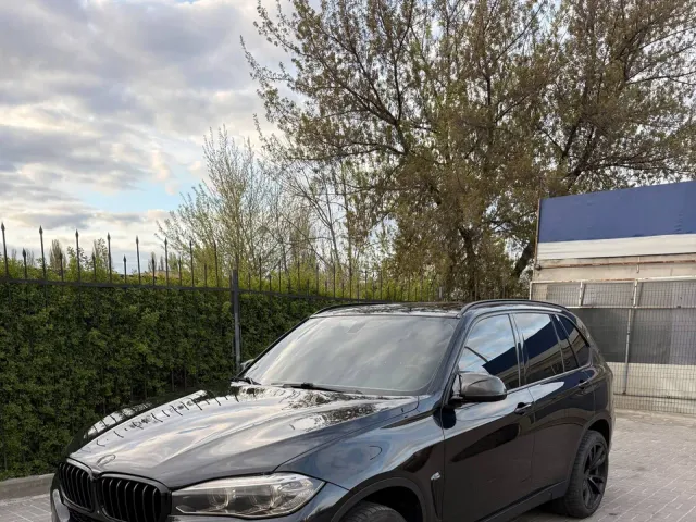 BMW X5 - фото 2