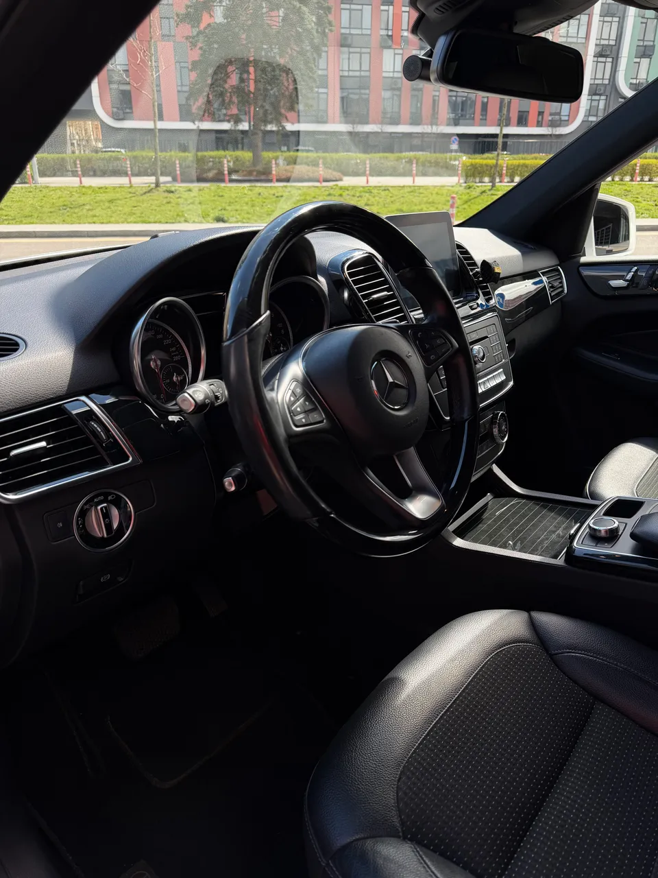 Mercedes-Benz GLE - фото 13