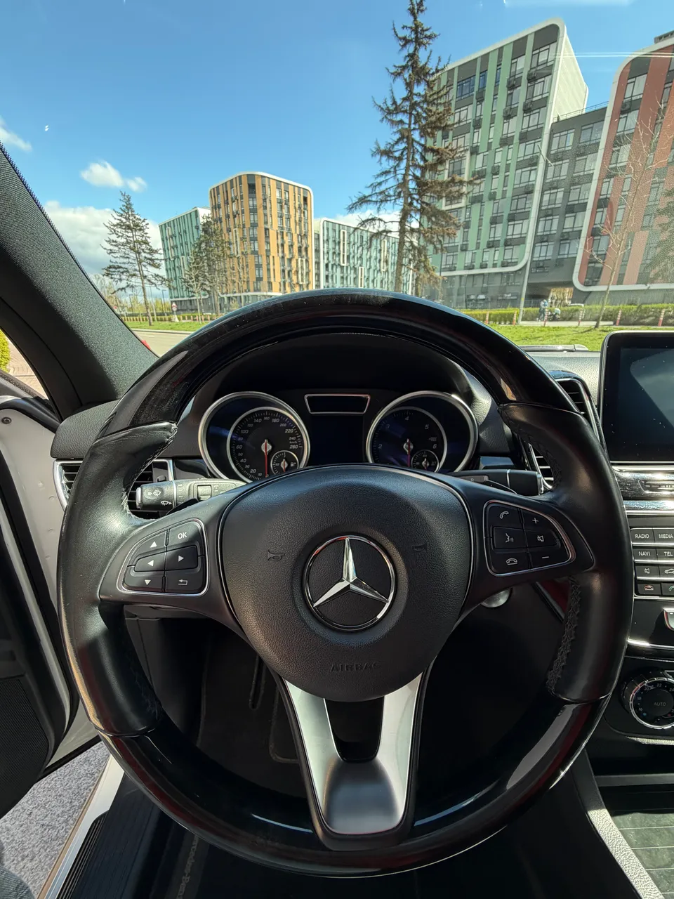 Mercedes-Benz GLE - фото 14