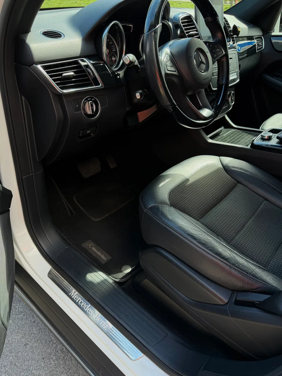 Mercedes-Benz GLE - фото 12