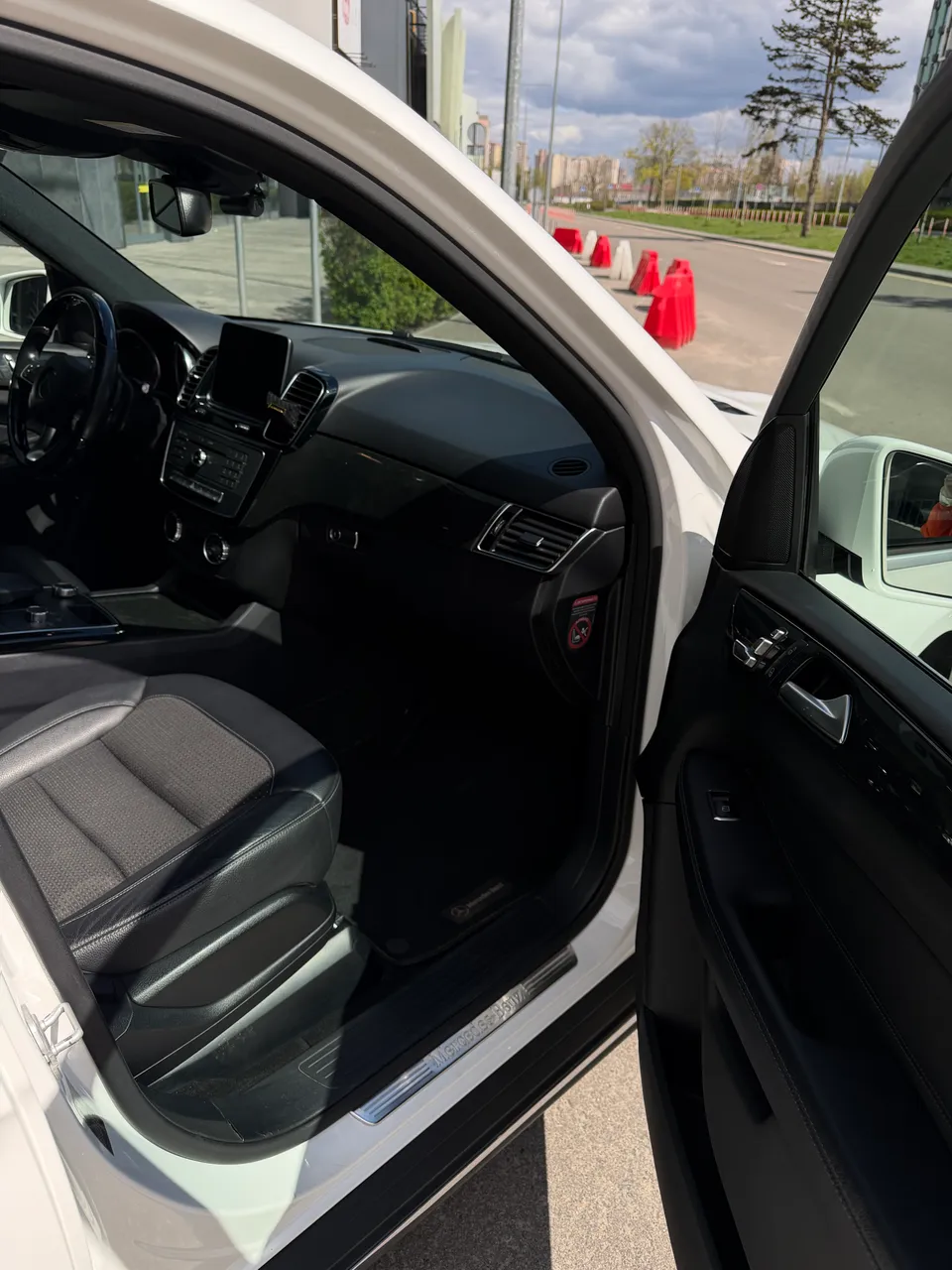 Mercedes-Benz GLE - фото 17